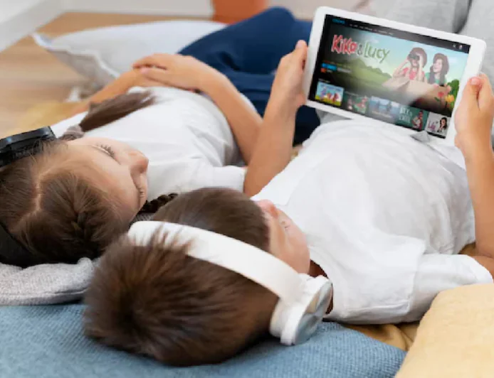 YouTube नए पैरेंटल कंट्रोल 2026: Shorts टाइम लिमिट, बेडटाइम रिमाइंडर, क्रिएटर गाइड और ज्यादा फीचर्स